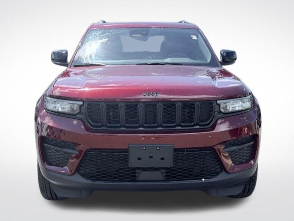 Used 2025 Jeep Grand Cherokee Altitude SUV