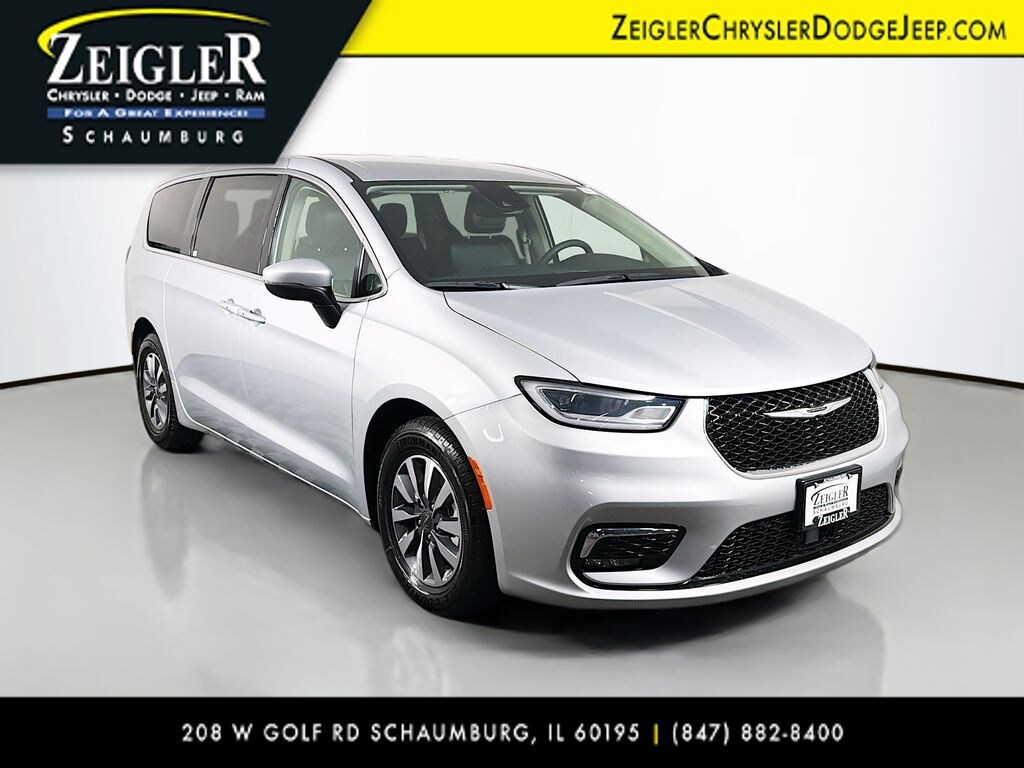 Used 2023 Chrysler Pacifica Hybrid Touring L Minivan/Van