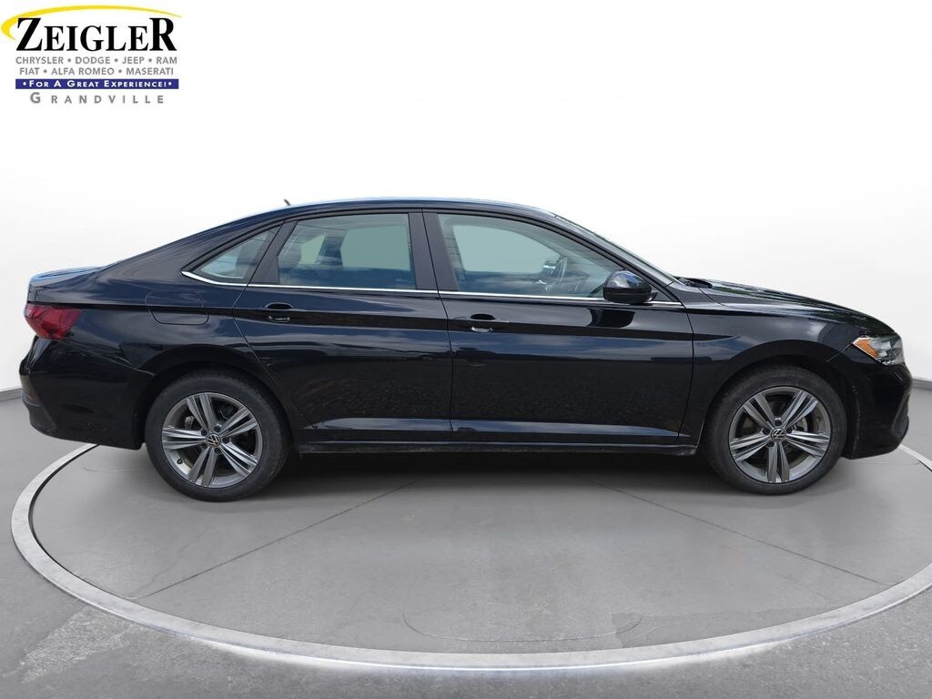 Certified 2024 Volkswagen Jetta 1.5T SE Sedan