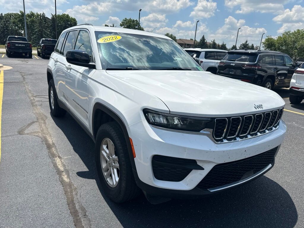 Used 2022 Jeep Grand Cherokee Laredo SUV