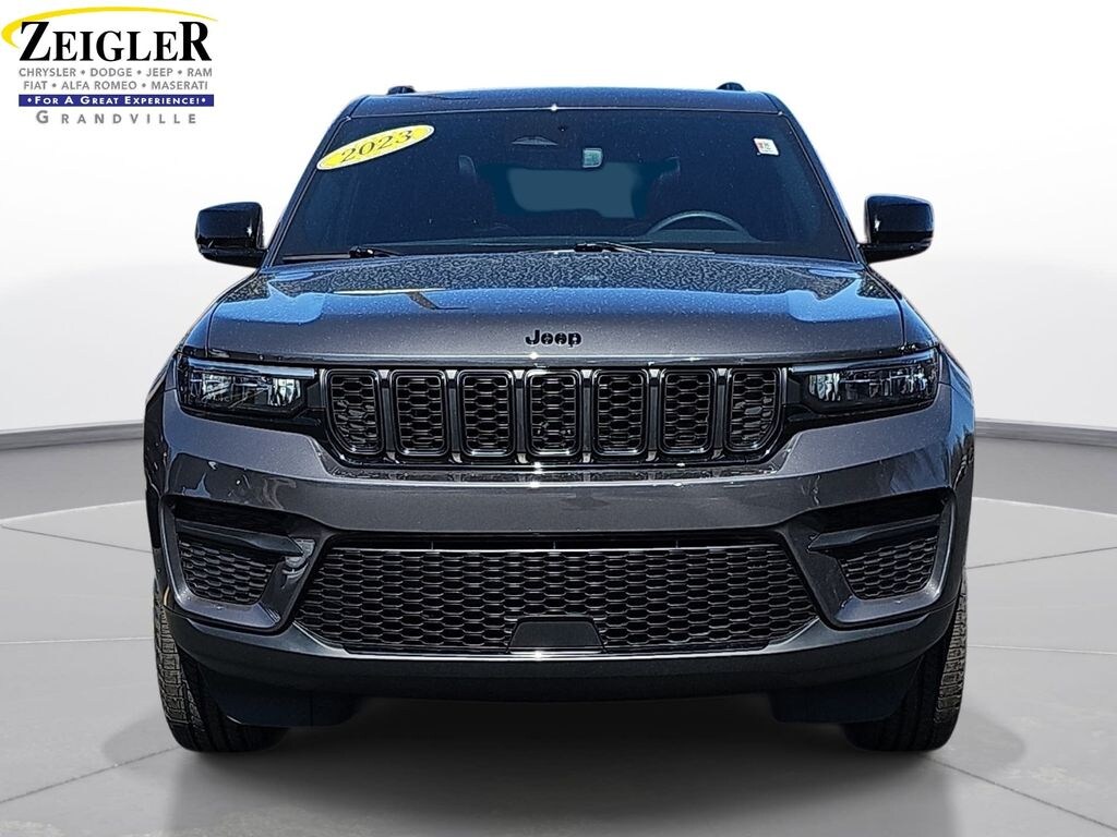 Used 2023 Jeep Grand Cherokee Altitude SUV