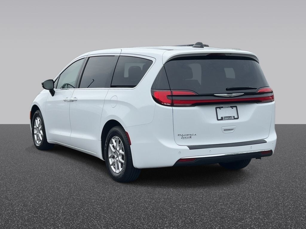 Certified 2025 Chrysler Pacifica Select Minivan/Van