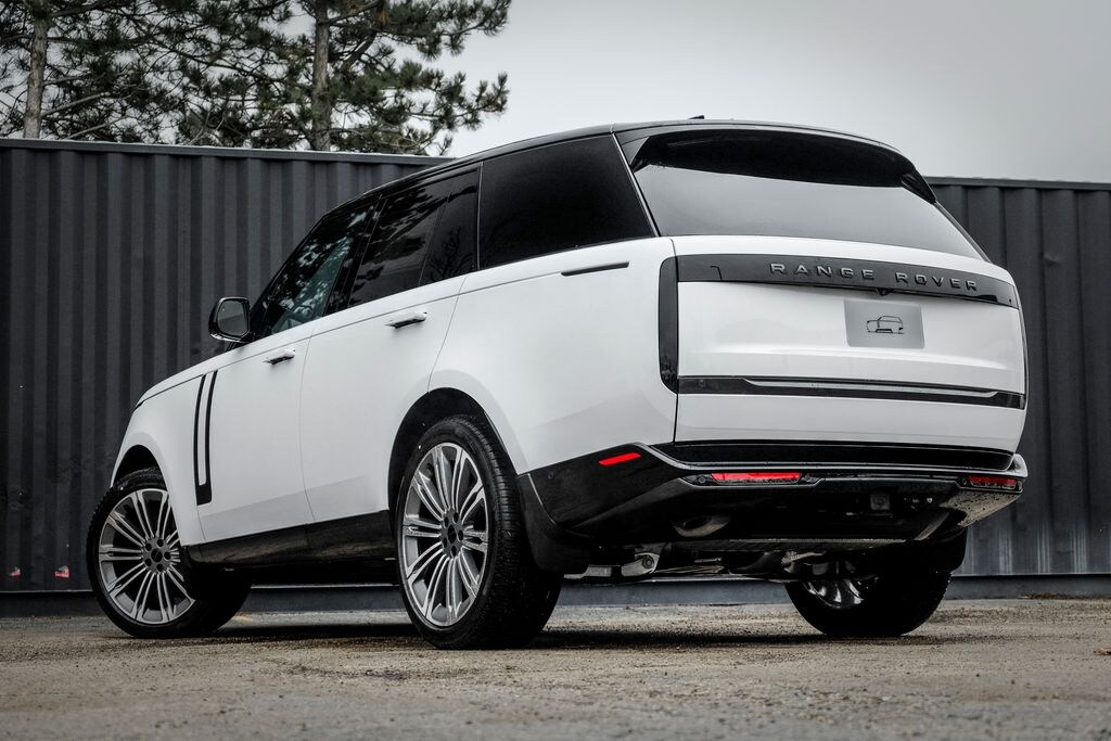 New 2026 Land Rover Range Rover P400 SE SUV