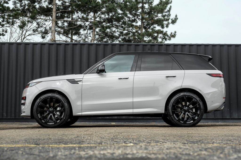 New 2026 Land Rover Range Rover Sport P400 Dynamic SE SUV