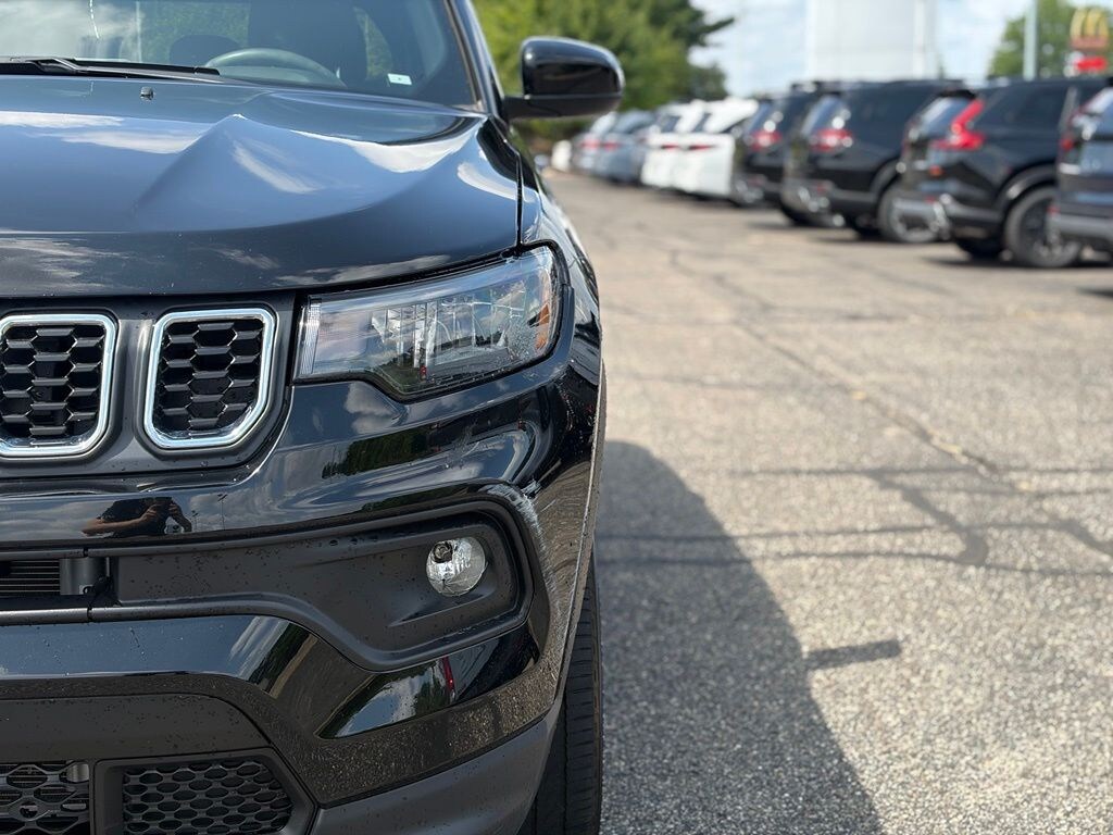 Used 2024 Jeep Compass Latitude Lux SUV