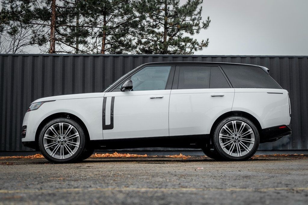 New 2025 Land Rover Range Rover P530 SE SUV