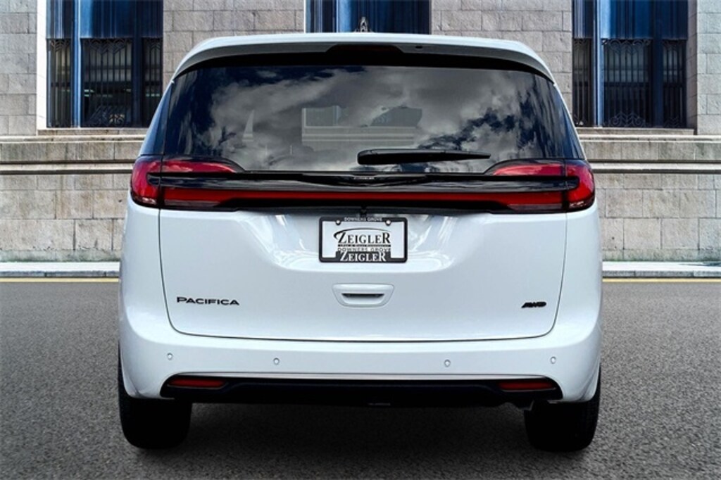 New 2026 Chrysler Pacifica Select Van Passenger Van