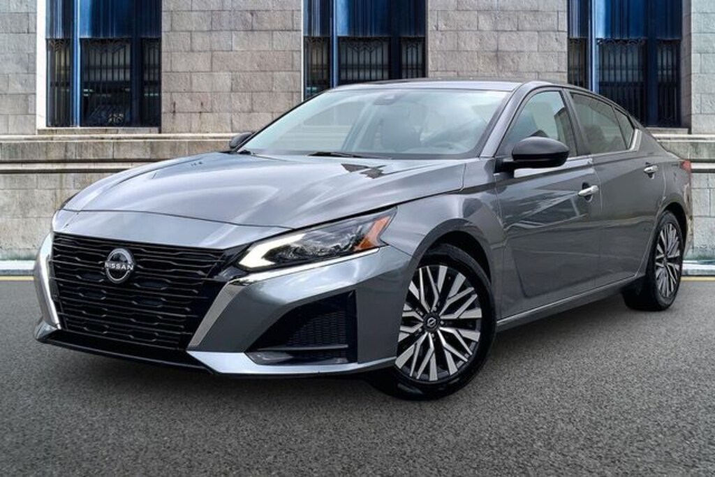 Used 2024 Nissan Altima 2.5 SV Sedan