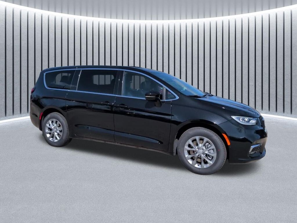 New 2026 Chrysler Pacifica Select Van Passenger Van