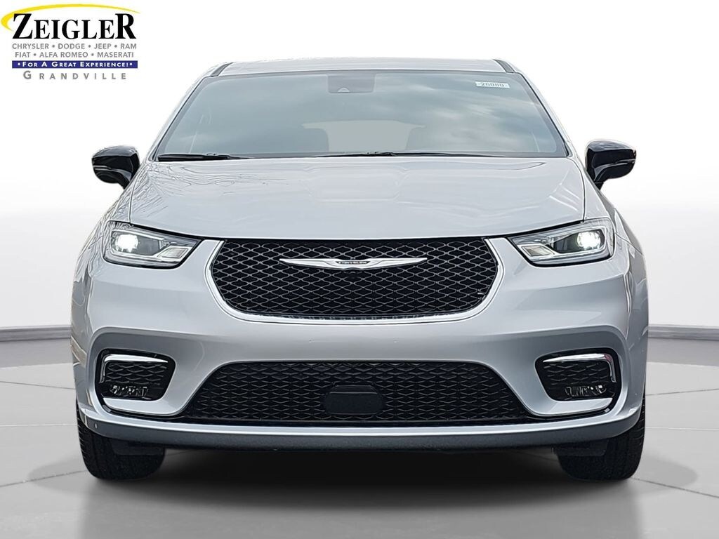 New 2026 Chrysler Pacifica Select Van Passenger Van