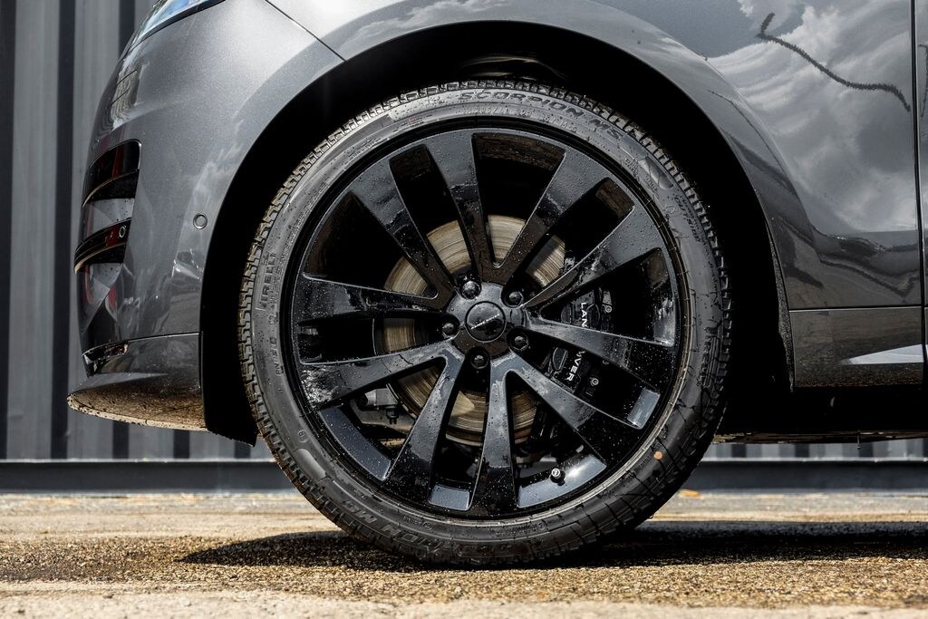 New 2026 Land Rover Range Rover Sport P400 Dynamic SE SUV