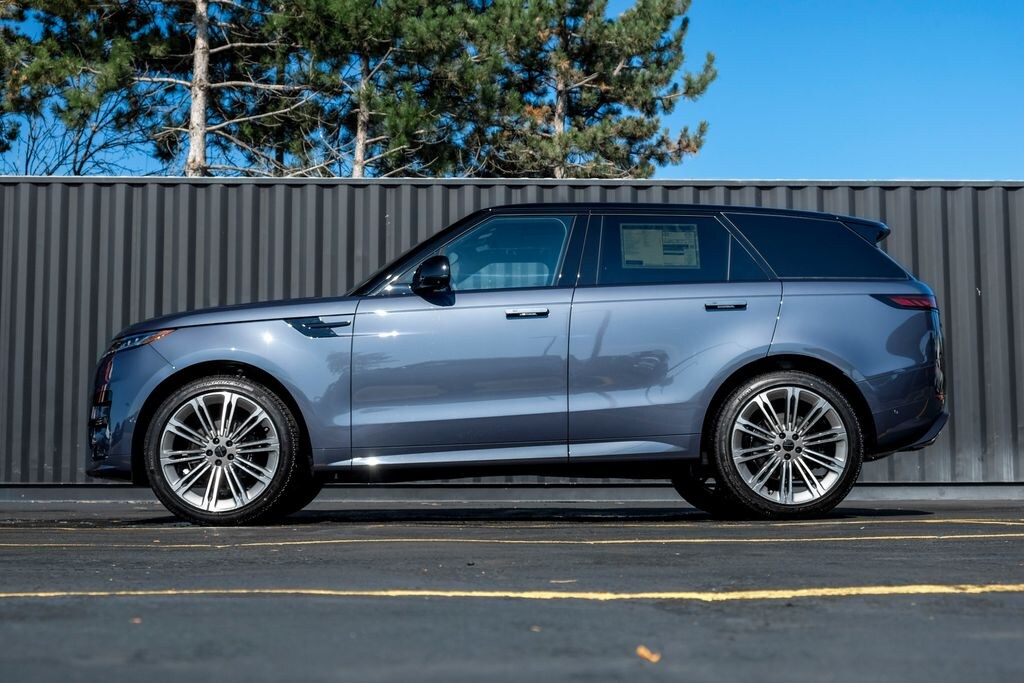 New 2026 Land Rover Range Rover Sport P400 Dynamic SE SUV