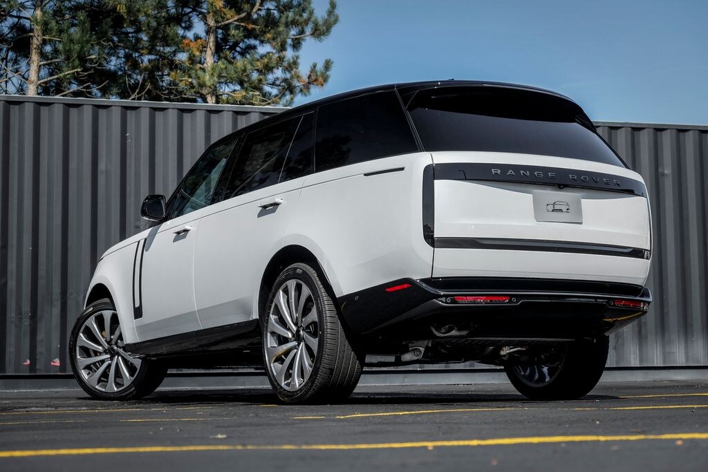 New 2026 Land Rover Range Rover P530 SE 7 Seat SUV