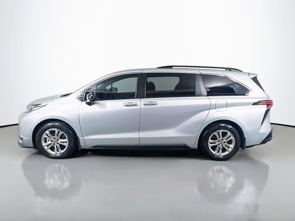 Used 2023 Toyota Sienna XSE Minivan/Van