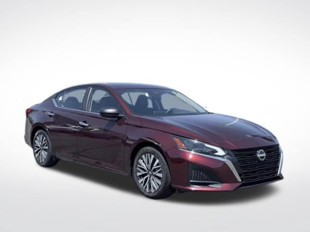 Used 2024 Nissan Altima 2.5 SV Sedan