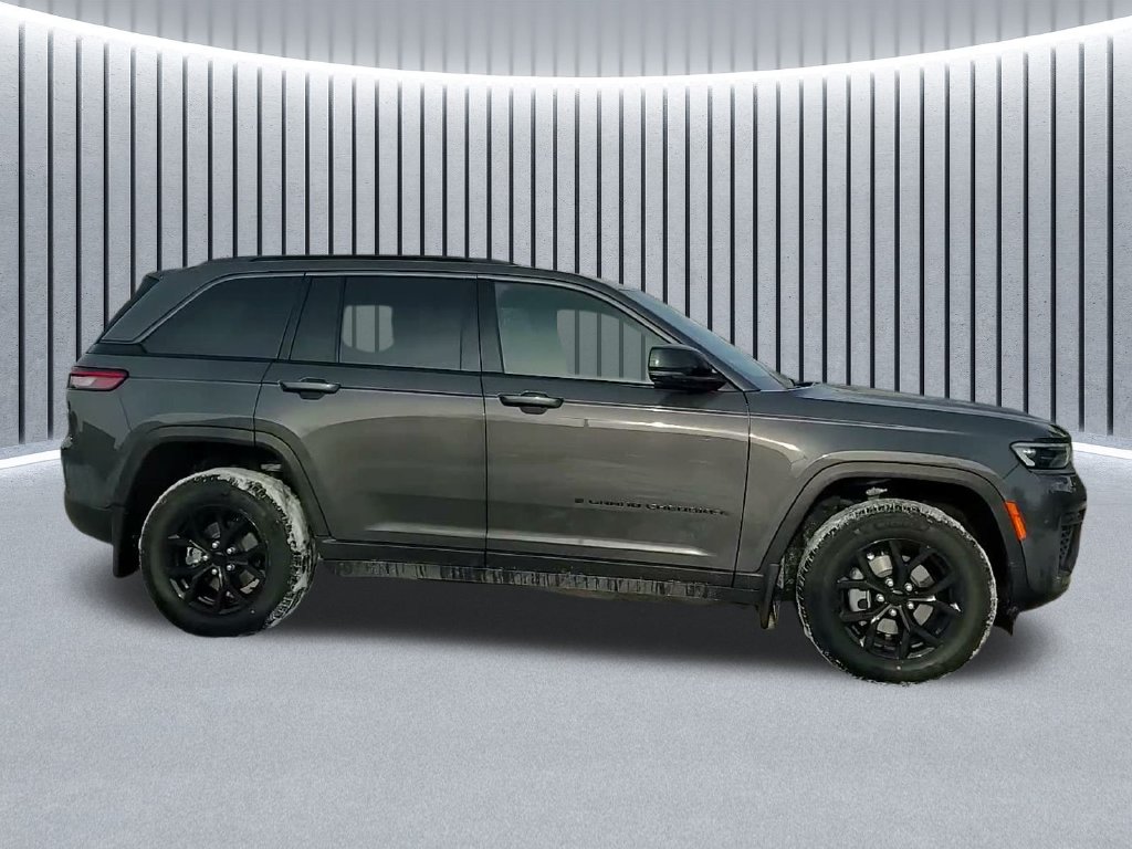 New 2026 Jeep Grand Cherokee Laredo SUV