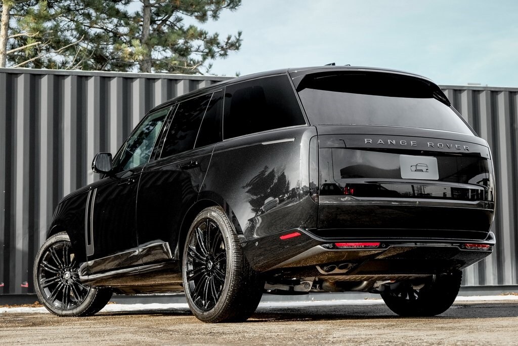 New 2025 Land Rover Range Rover P530 SE SUV