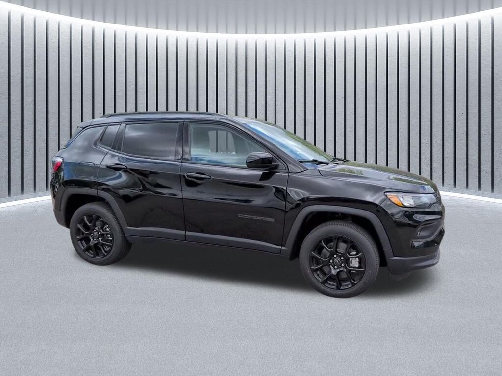 New 2026 Jeep Compass Latitude SUV