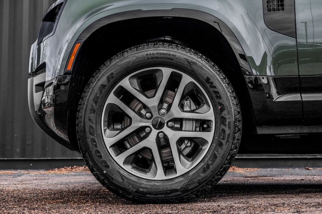 New 2026 Land Rover Defender 110 X-Dynamic SE SUV