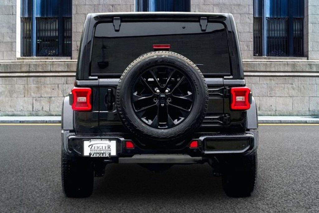 Used 2021 Jeep Wrangler Unlimited Sahara High Altitude SUV