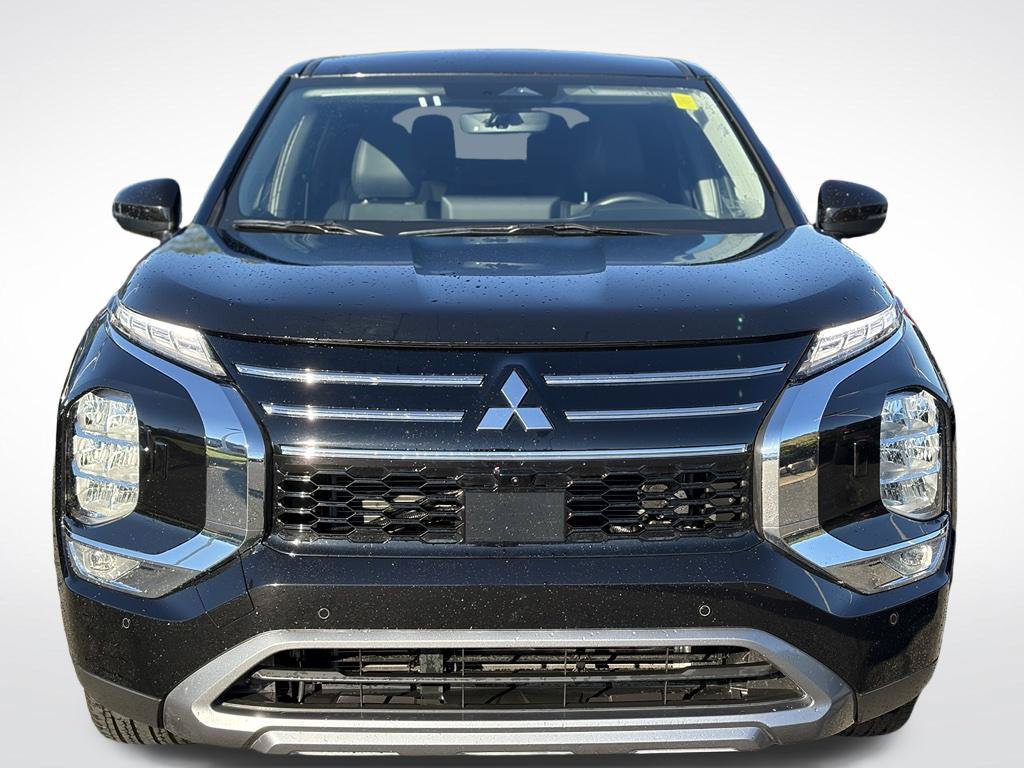 Used 2025 Mitsubishi Outlander SE SUV