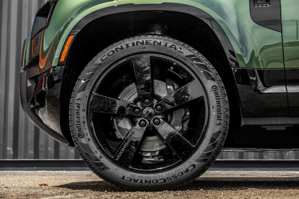 New 2026 Land Rover Defender 110 X-Dynamic SE SUV