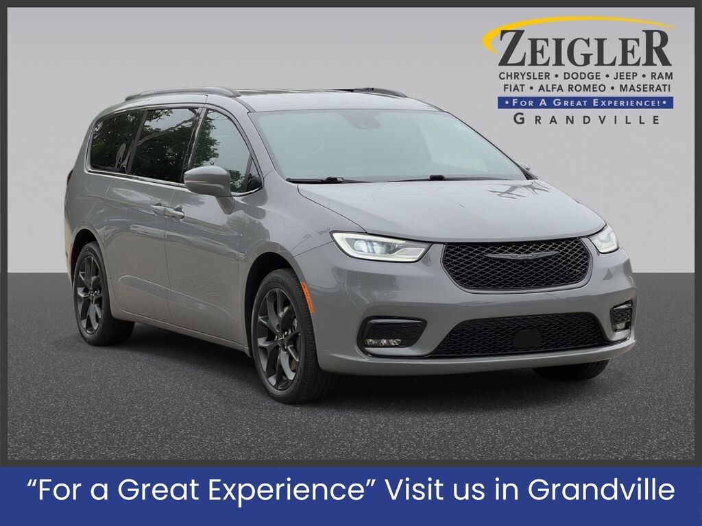 Used 2021 Chrysler Pacifica Touring L Minivan/Van