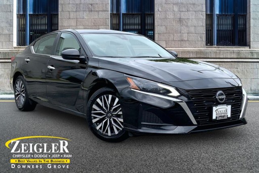 Used 2024 Nissan Altima 2.5 SV Sedan