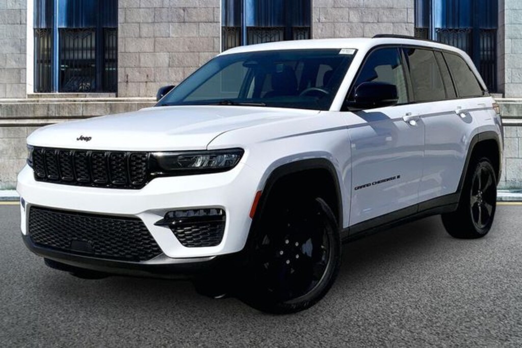 Used 2023 Jeep Grand Cherokee Limited SUV