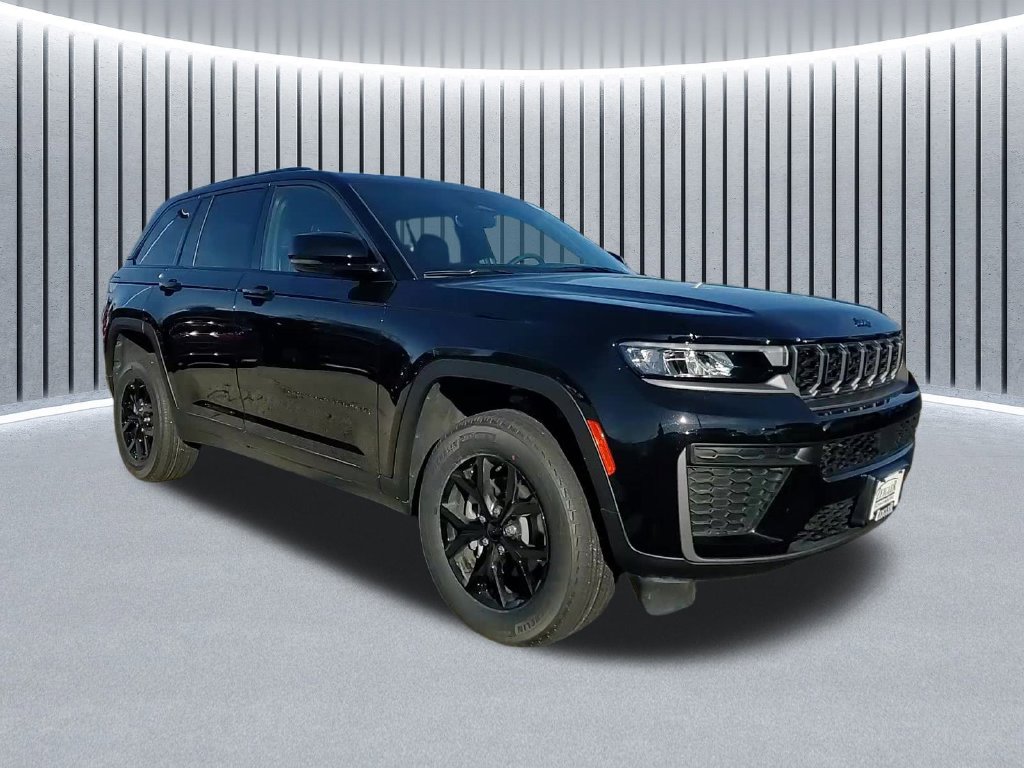 New 2026 Jeep Grand Cherokee Laredo SUV