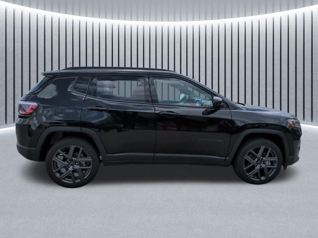 New 2026 Jeep Compass Latitude SUV