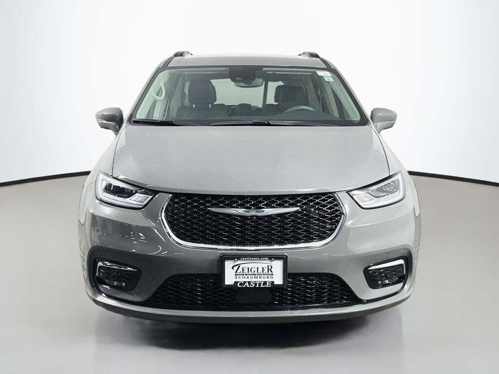 Used 2022 Chrysler Pacifica Touring L Minivan/Van