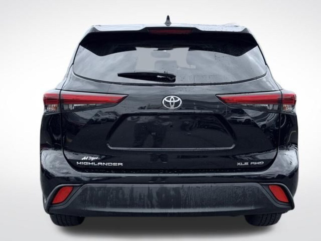 Used 2023 Toyota Highlander XLE SUV