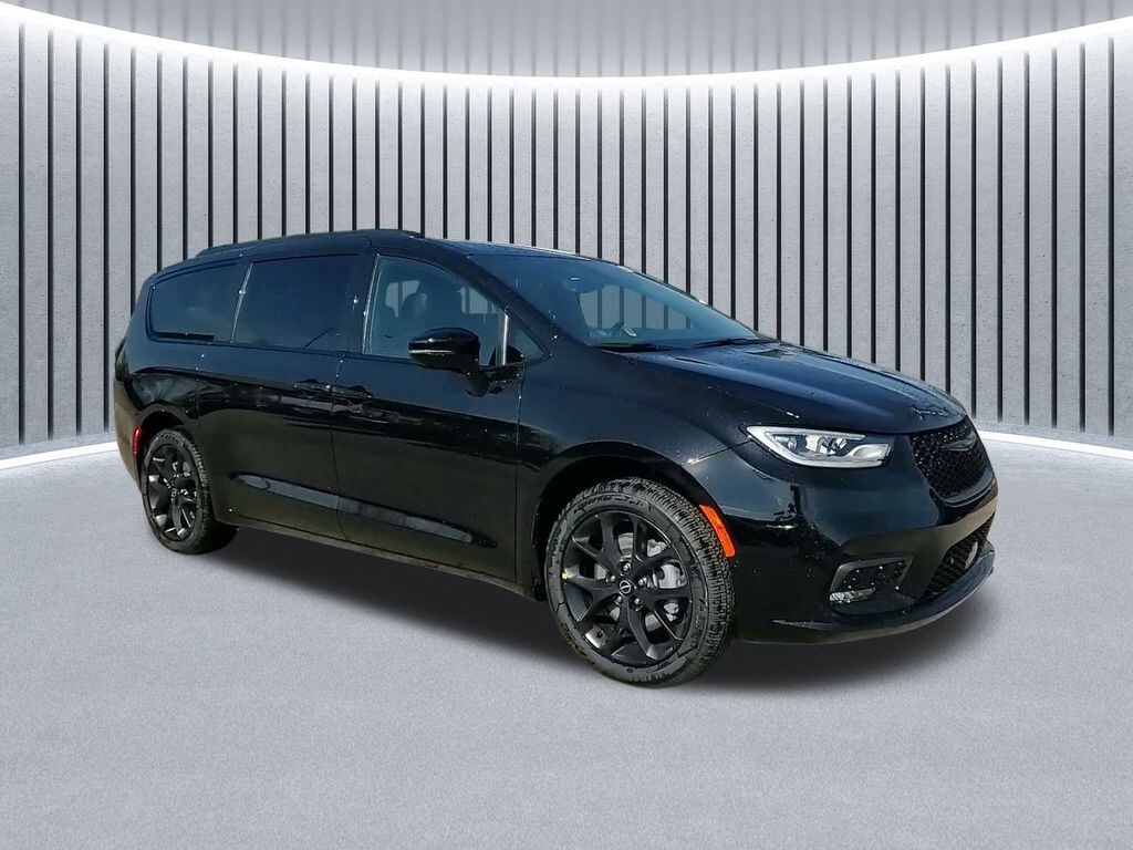 New 2026 Chrysler Pacifica Select Van Passenger Van