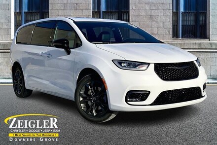 2026 Chrysler Pacifica Select Van Passenger Van
