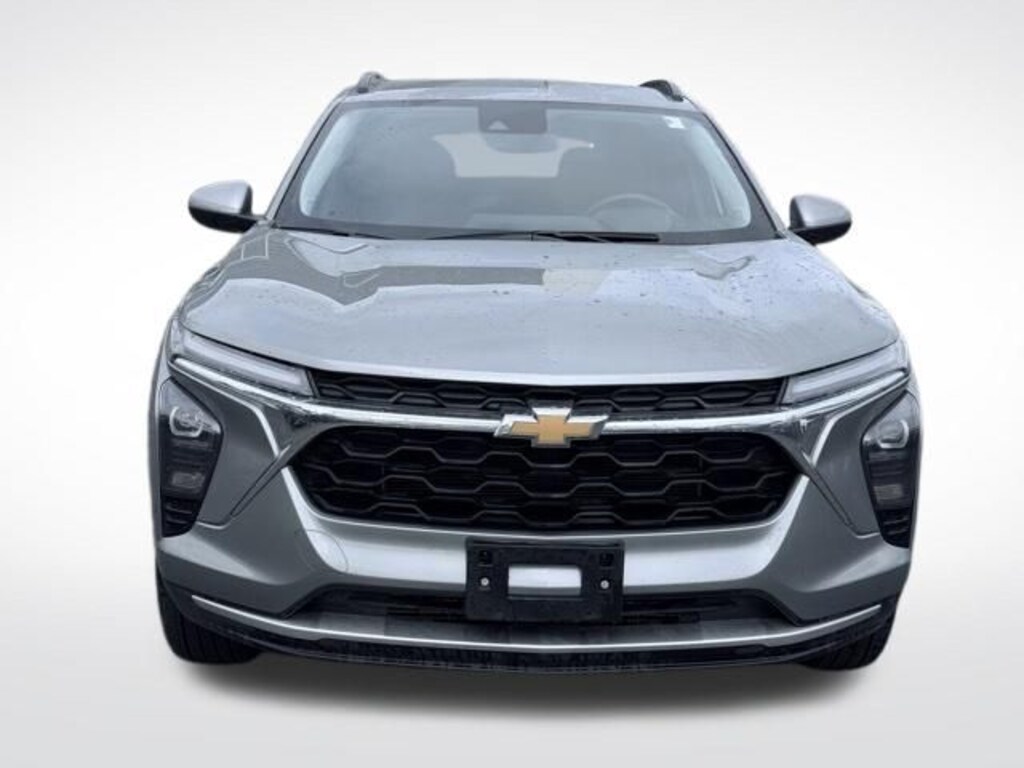 Used 2025 Chevrolet Trax LT SUV