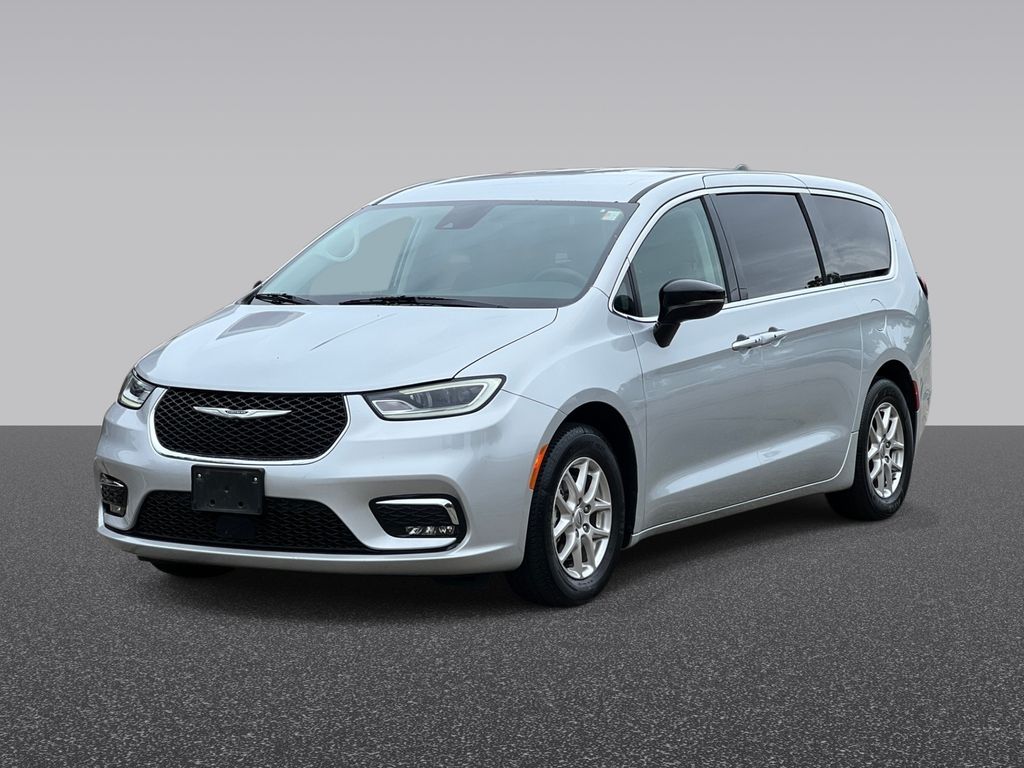 Used 2024 Chrysler Pacifica Touring L Minivan/Van