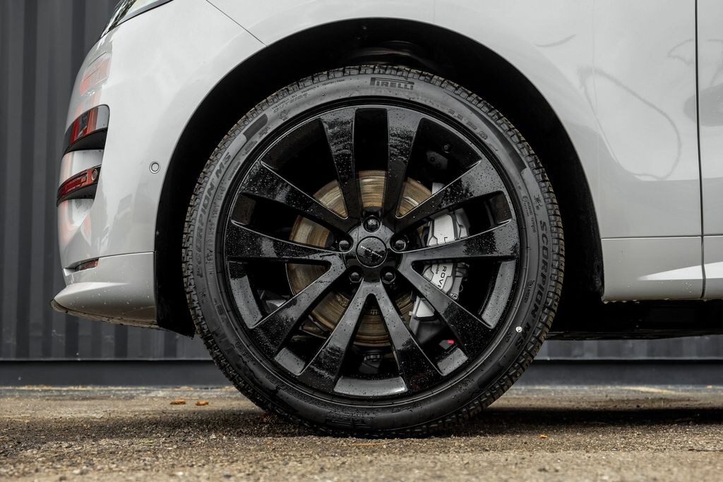 New 2026 Land Rover Range Rover Sport P400 Dynamic SE SUV