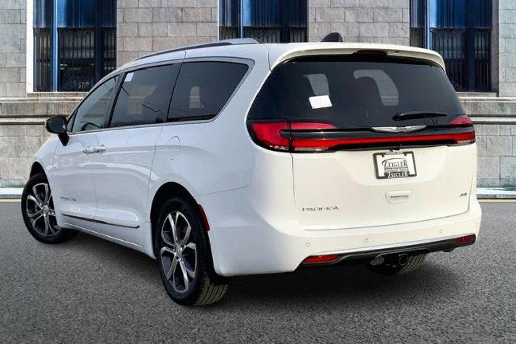 New 2026 Chrysler Pacifica Pinnacle Van Passenger Van
