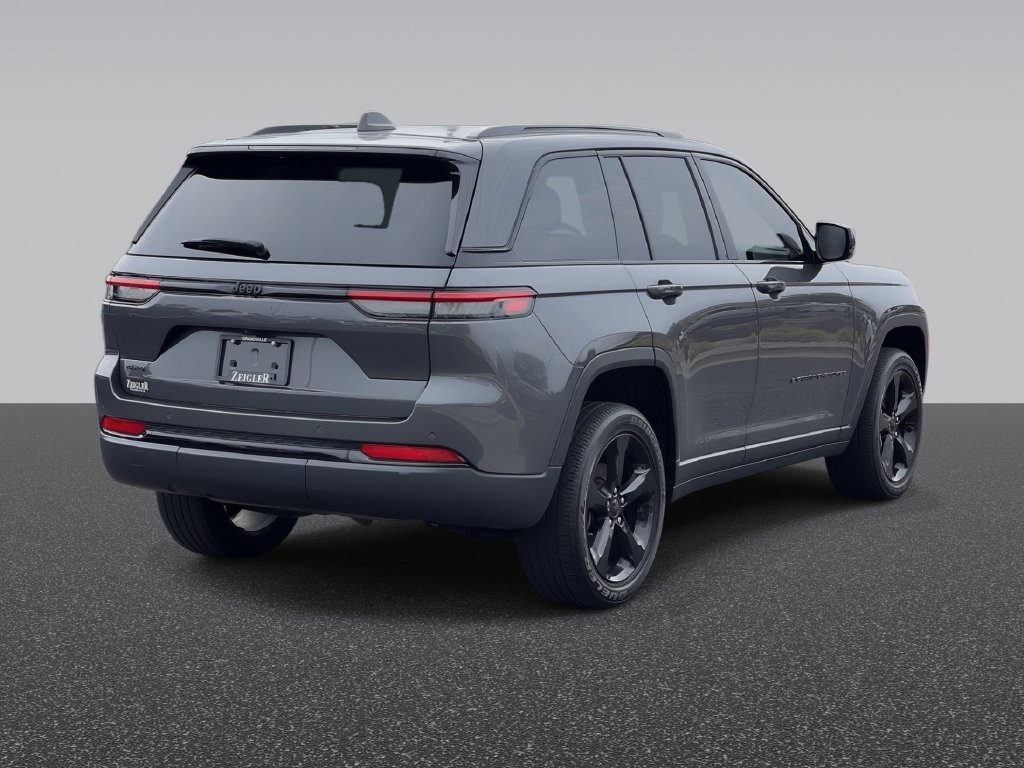 Used 2022 Jeep Grand Cherokee Altitude SUV