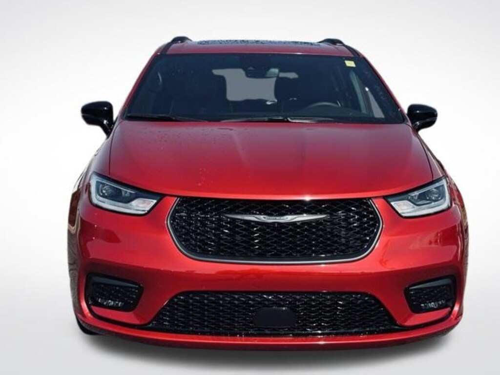 Used 2025 Chrysler Pacifica Limited Minivan/Van