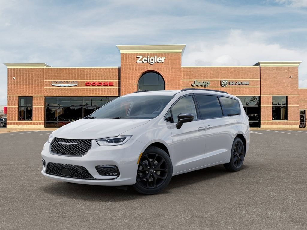 New 2026 Chrysler Pacifica Limited Van Passenger Van
