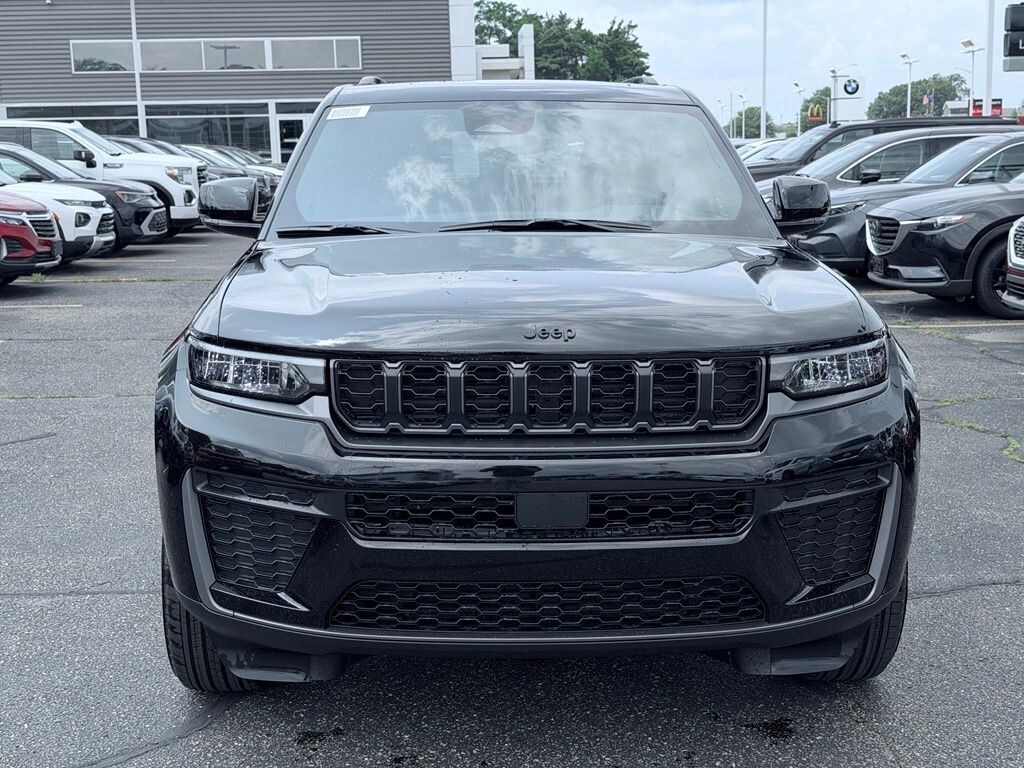 New 2026 Jeep Grand Cherokee Laredo SUV
