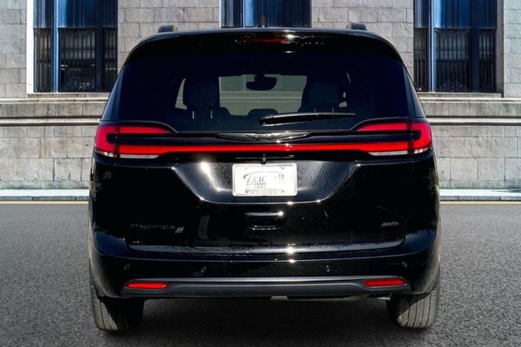New 2026 Chrysler Pacifica Select Van Passenger Van