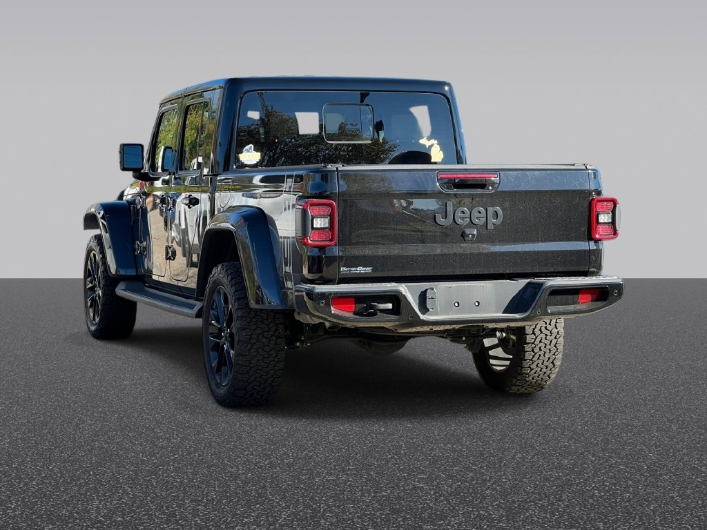 Certified 2023 Jeep Gladiator Overland Truck