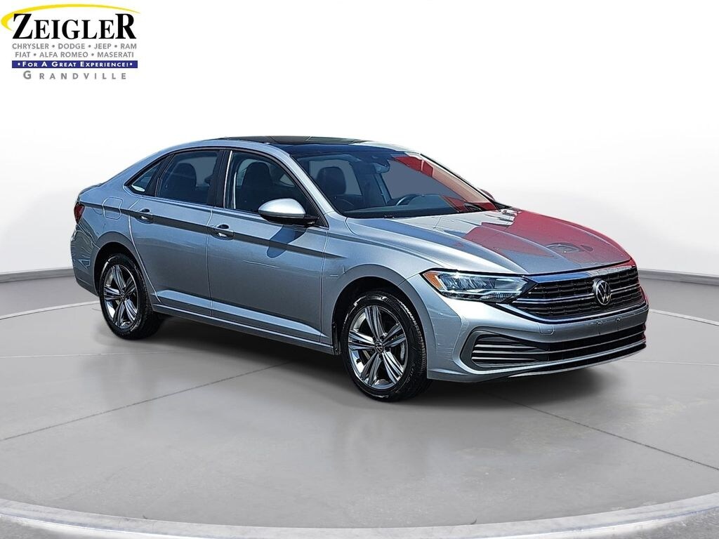 Used 2024 Volkswagen Jetta 1.5T SE Sedan