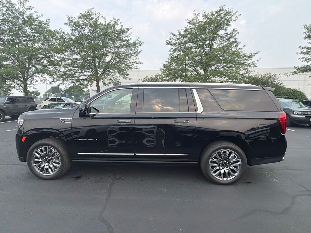 Used 2024 GMC Yukon XL Denali Ultimate SUV