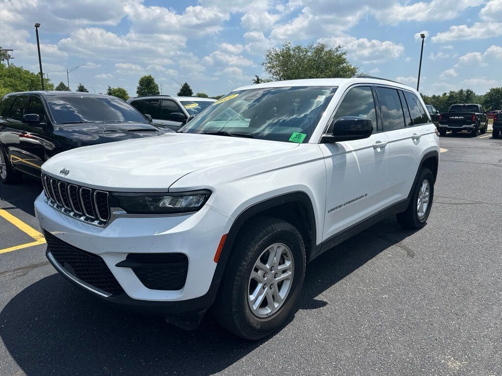 Used 2022 Jeep Grand Cherokee Laredo SUV