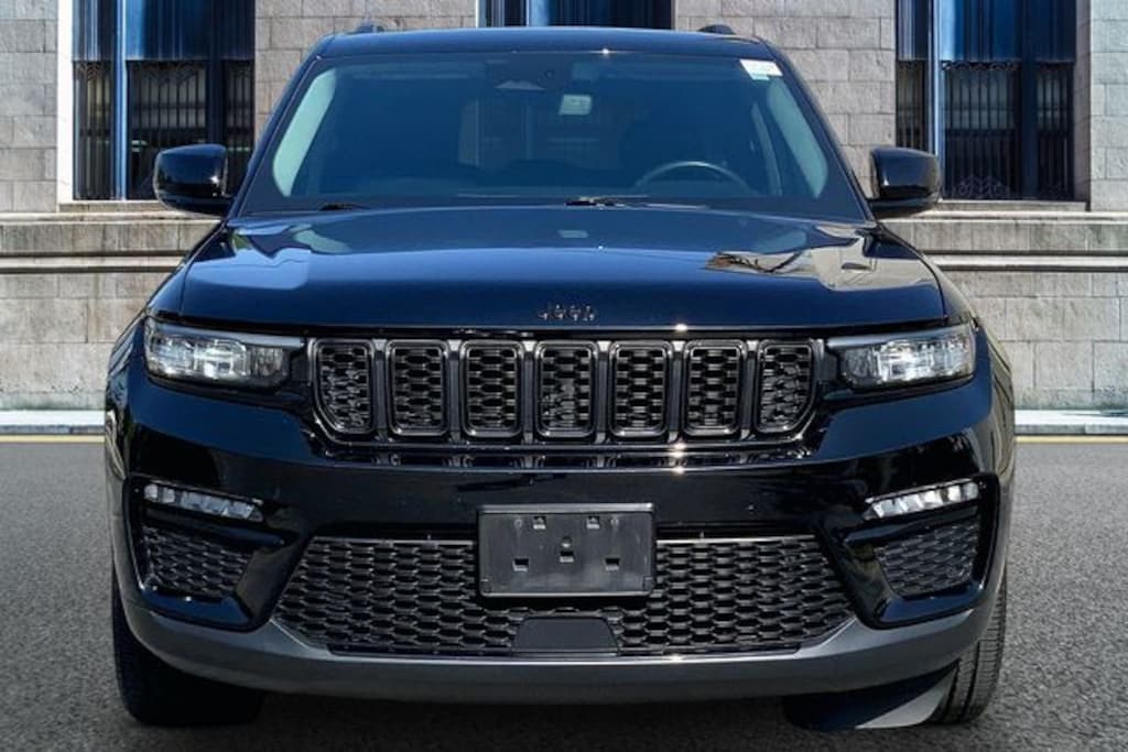 Used 2023 Jeep Grand Cherokee Limited SUV