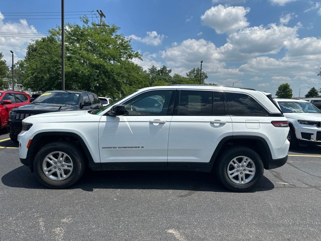 Used 2022 Jeep Grand Cherokee Laredo SUV